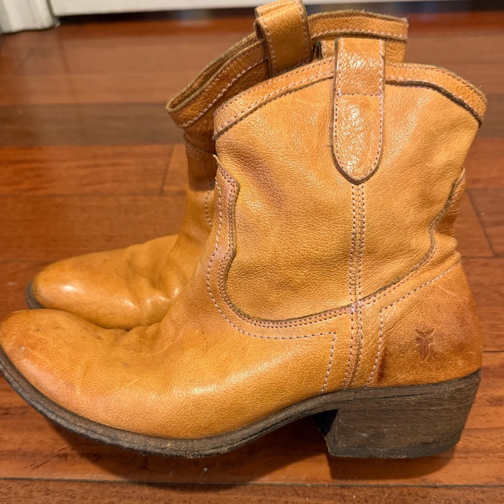 Frye Tan Leather Western Pull-On Ankle Boots